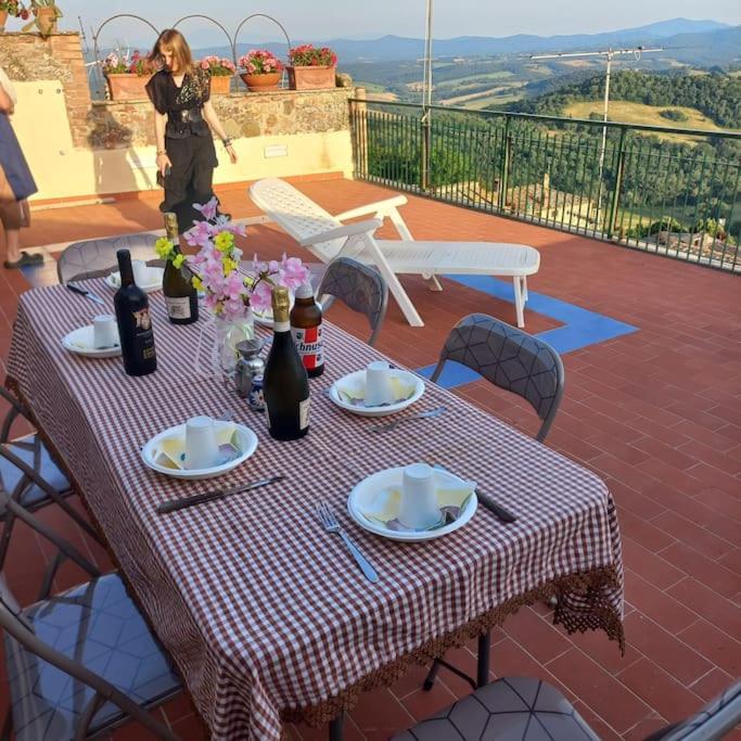 La Casa Del Gallo Radicondoli ภายนอก รูปภาพ